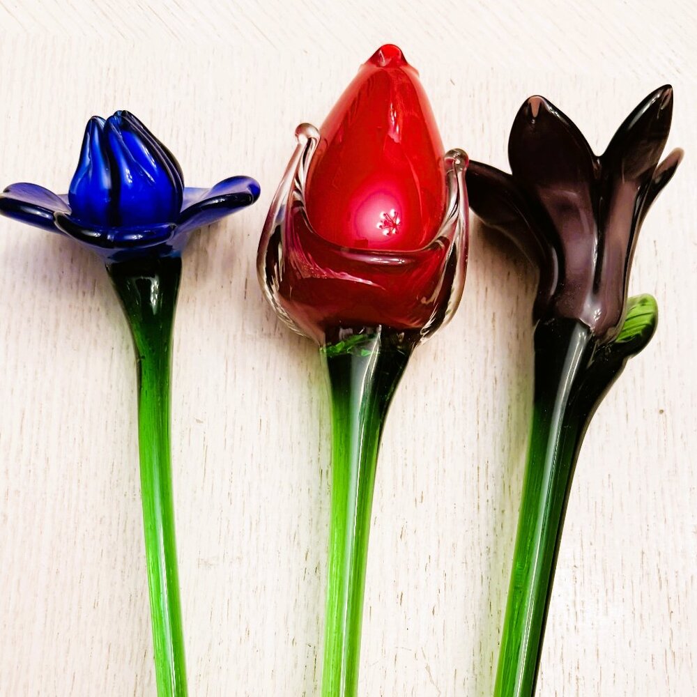 Vintage Hand Blown Art Glass Flower with Long Stem Set of 3 – A3